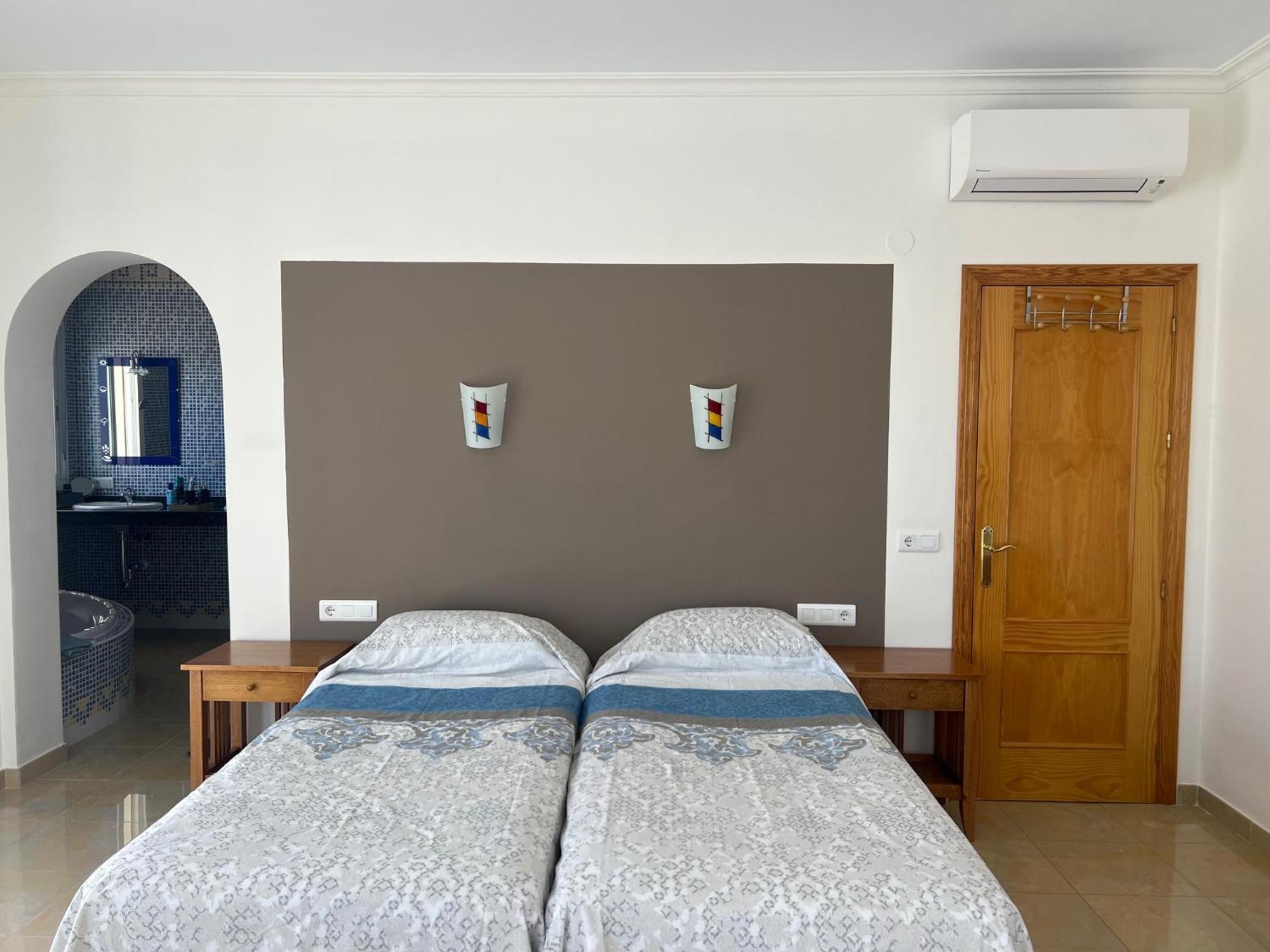 Villa Camakini With Heated Pool And Sea View Arenas  Eksteriør billede