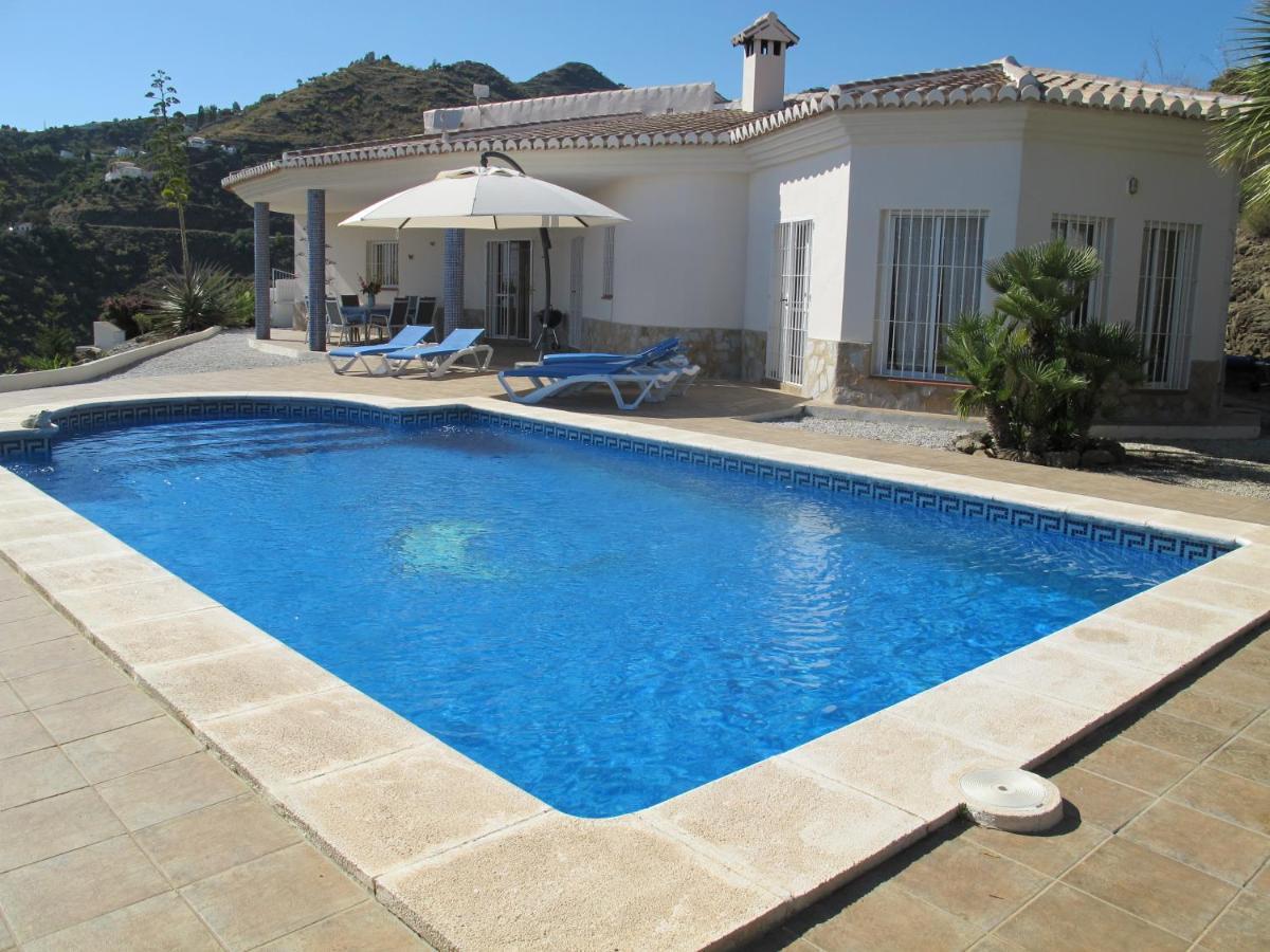 Villa Camakini With Heated Pool And Sea View Arenas  Eksteriør billede